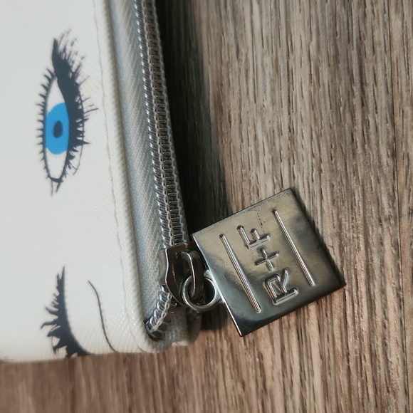 Rodan & Fields Eye Makeup Bag - Picture 3 of 7